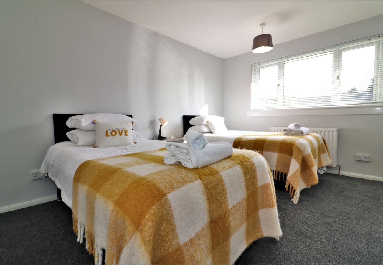 Apartment in East Kilbride - Morland House - East Kilbride