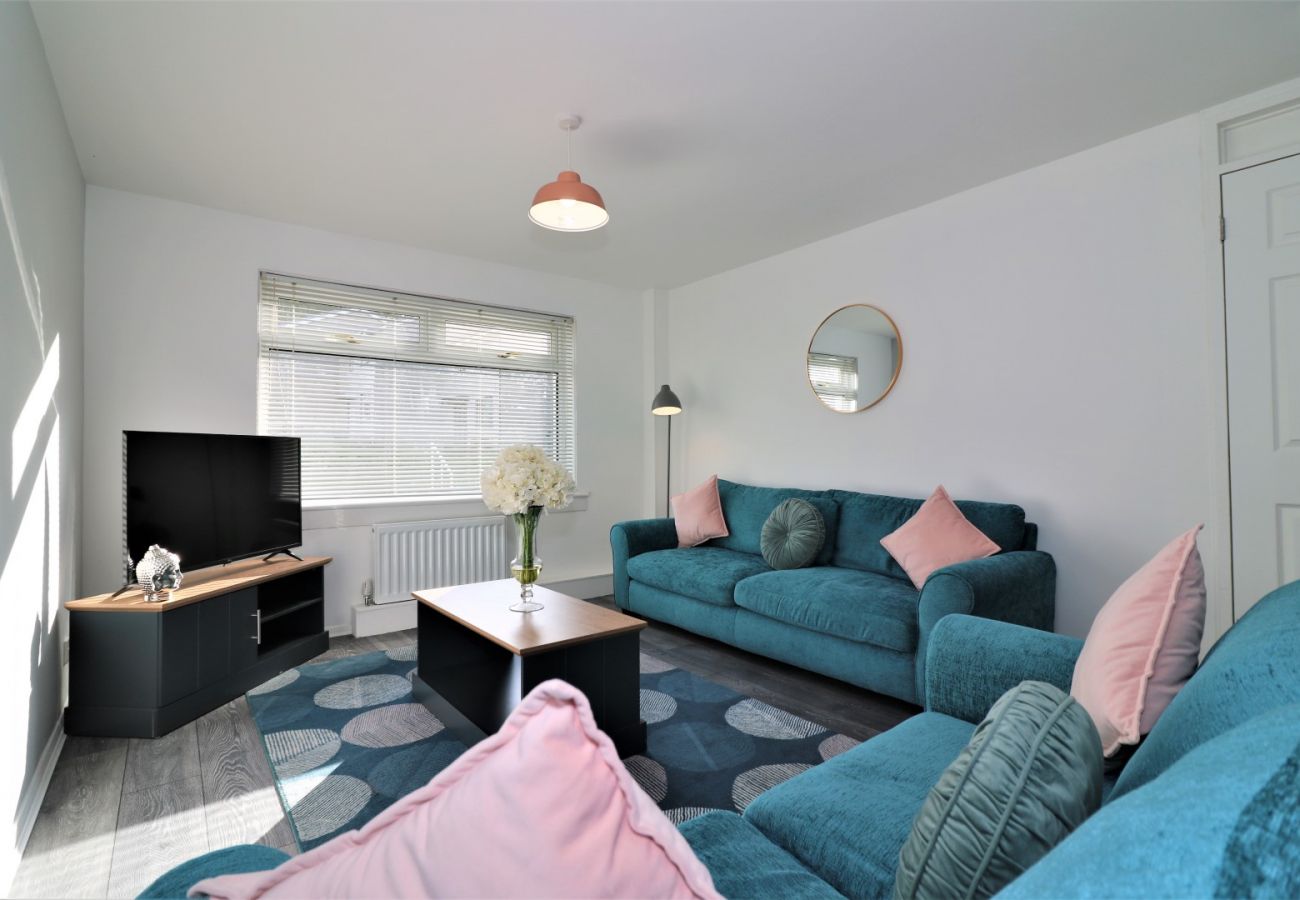 Apartment in East Kilbride - Morland House - East Kilbride